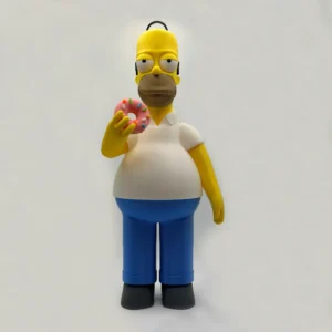 Vue de face de la figurine Homer Simpson en impression 3D avec son donut rose.